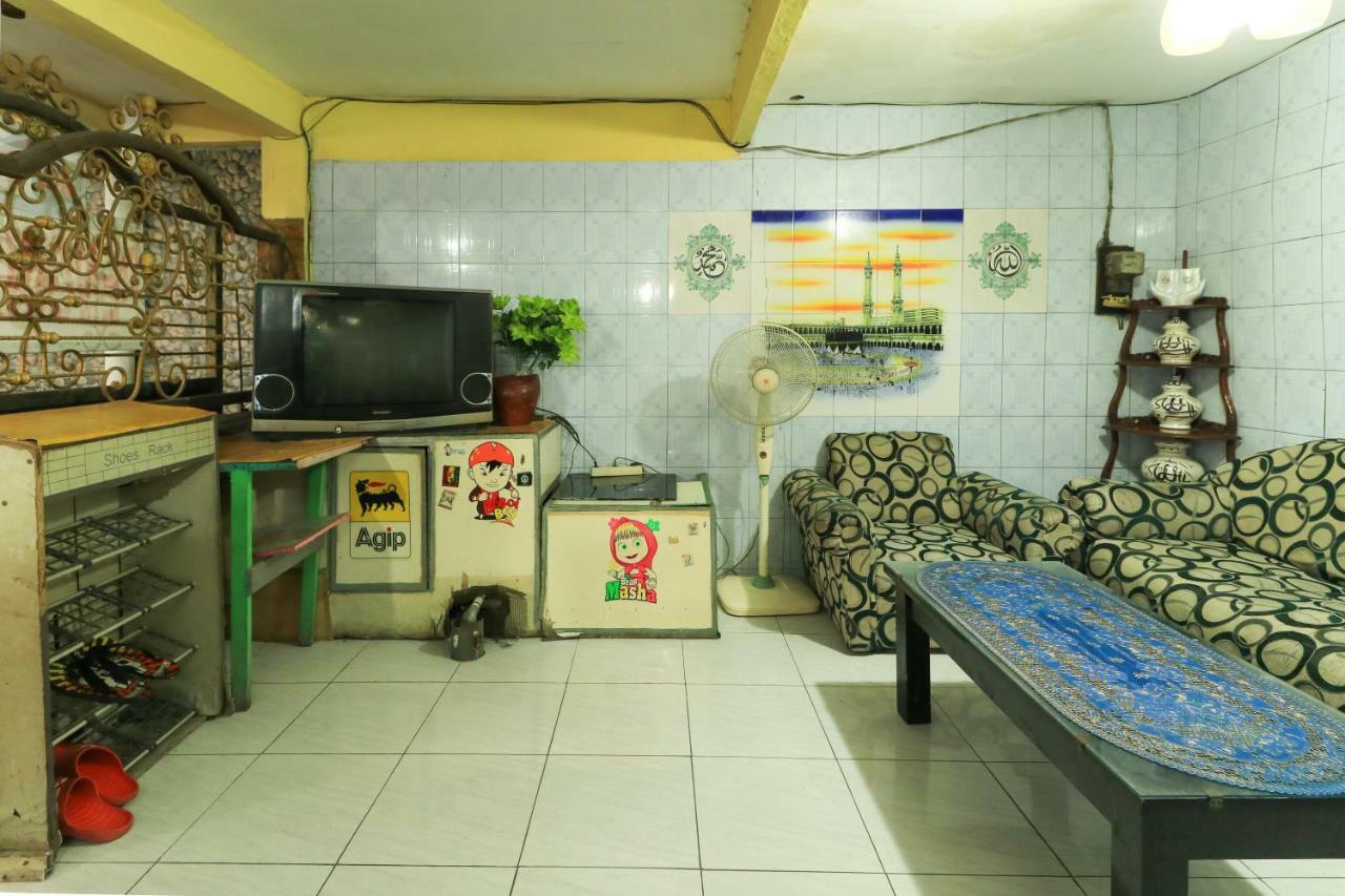 Dharmawati Homestay Syariah At Terminal Purabaya Waru Exterior foto